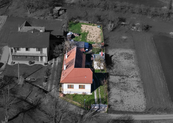 Na predaj čiastočne prerobený rodinný dom v obci Otrhánky