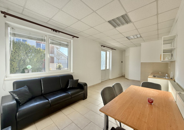 Prenájom - menší dom s terasou v Rovinke