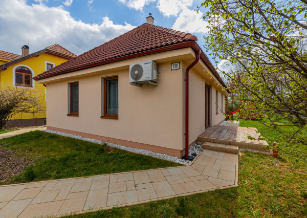 Na predaj čiastočne zariadený rodinný dom v obci Ďurďošík