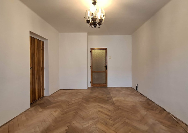 Na predaj 3-izbový byt v pôvodnom stave v Partizánskom