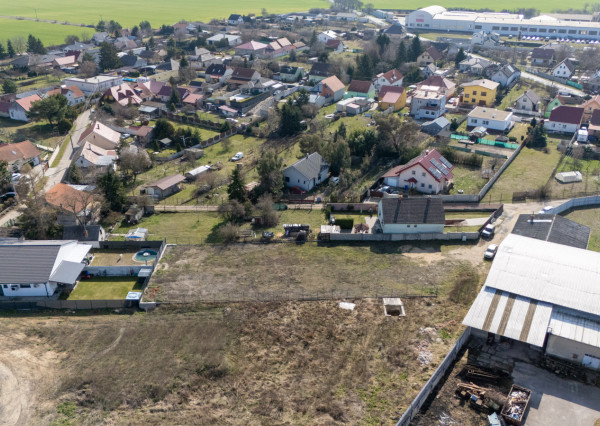 Na predaj pozemok s potenciálom rozvoja v Záhorskej Vsi