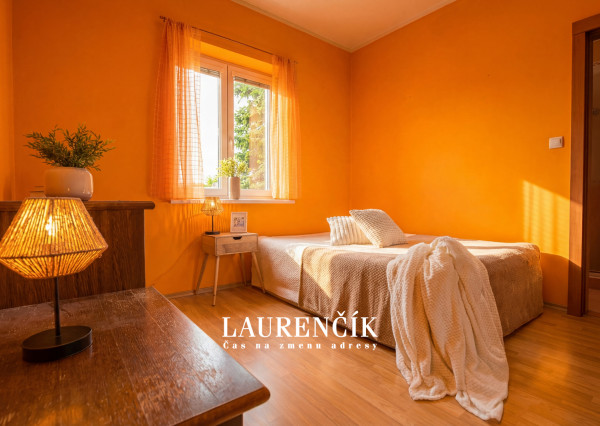 NA PREDAJ | 3-IZBOVÝ BYT SO SÚKROMNOU TERASOU S VÝHĽADOM NA HRAD  + GARSÓNKA V CENE