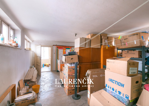 NA PREDAJ | 3-IZBOVÝ BYT SO SÚKROMNOU TERASOU S VÝHĽADOM NA HRAD  + GARSÓNKA V CENE