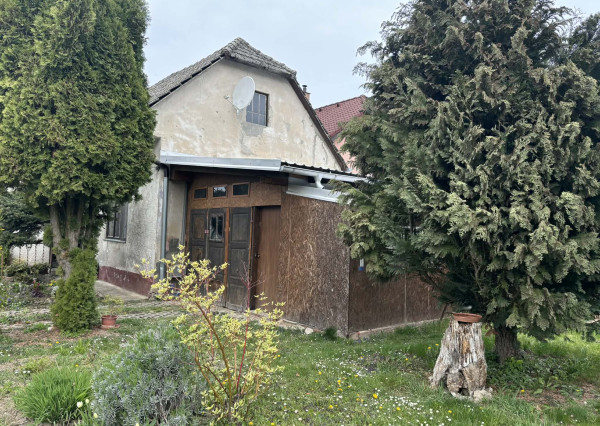 Na predaj 2-izbový rodinný dom v meste Trenčín - Kubrá