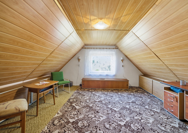 Na predaj samostatne stojaci 5-izbový rodinný dom v obci Jablonové