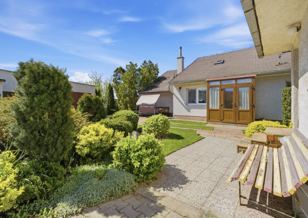 Na predaj samostatne stojaci 5-izbový rodinný dom v obci Jablonové