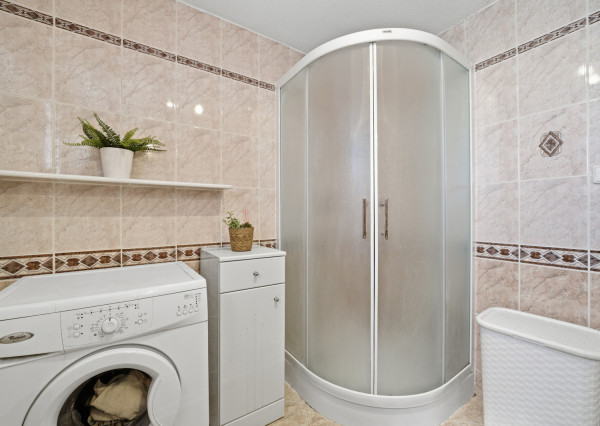 Na predaj samostatne stojaci 5-izbový rodinný dom v obci Jablonové