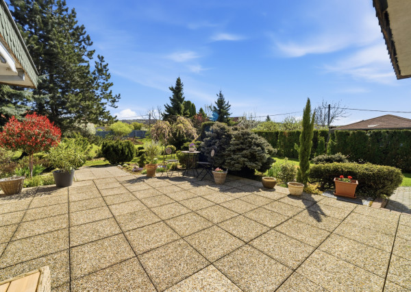 Na predaj samostatne stojaci 7-izbový rodinný dom v obci Jablonové