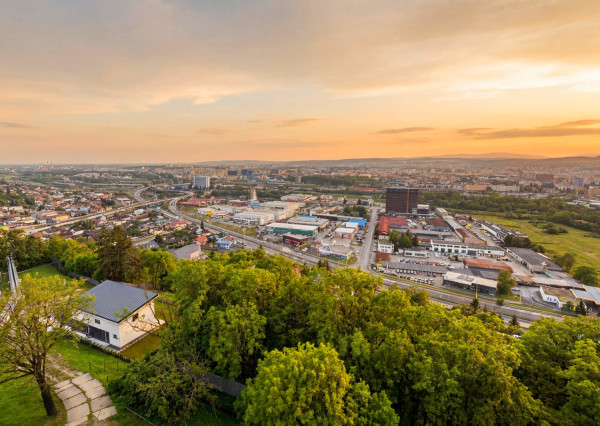 Na predaj 3-izbový byt s panoramatickým výhľadom na celé Košice