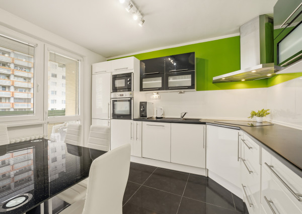 Na prenájom 3-izbový byt s loggiou v Ružinove