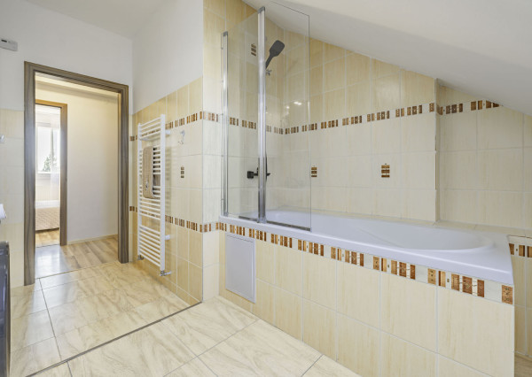 Na prenájom 2-izbový podkrovný byt s výhľadom v Prešove