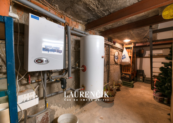 NA PREDAJ | DVOJGENERAČNÝ RODINNÝ DOM NITRIANSKE PRAVNO