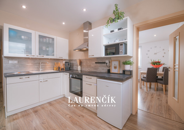 NA PREDAJ | DVOJGENERAČNÝ RODINNÝ DOM NITRIANSKE PRAVNO