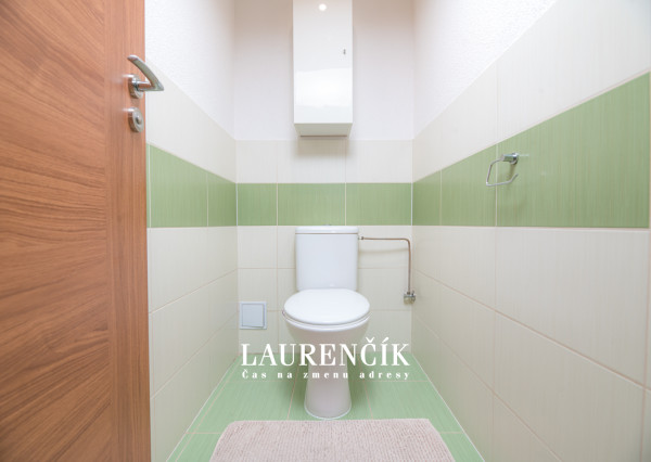 NA PREDAJ | DVOJGENERAČNÝ RODINNÝ DOM NITRIANSKE PRAVNO