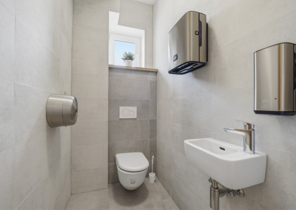 Na prenájom dve kancelárie na Zavarskej ulici v Trnave