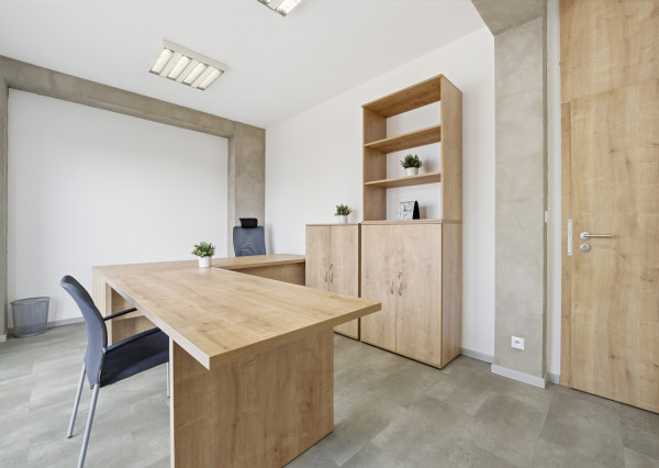 Na prenájom dve kancelárie na Zavarskej ulici v Trnave