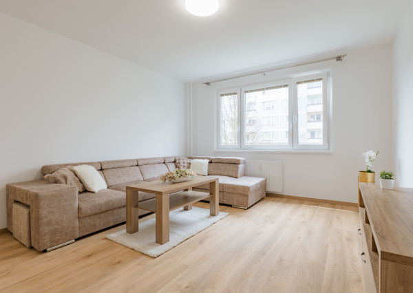 Na prenájom nový a zariadený 4-izbový byt v Žiline