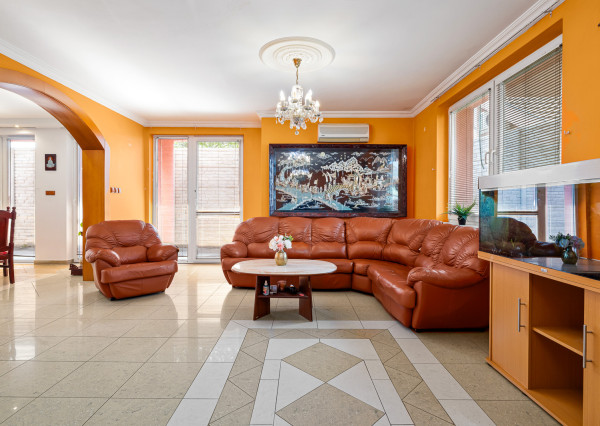 Na predaj 6-izbový rodinný dom s krásnou záhradou v Šamoríne