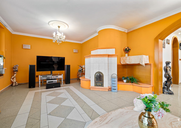 Na predaj 6-izbový rodinný dom s krásnou záhradou v Šamoríne