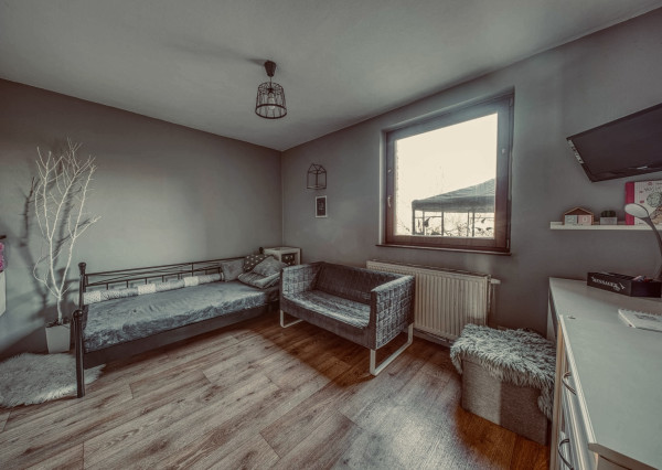 Na predaj priestranný, zariadený rodinný dom v Cerovej