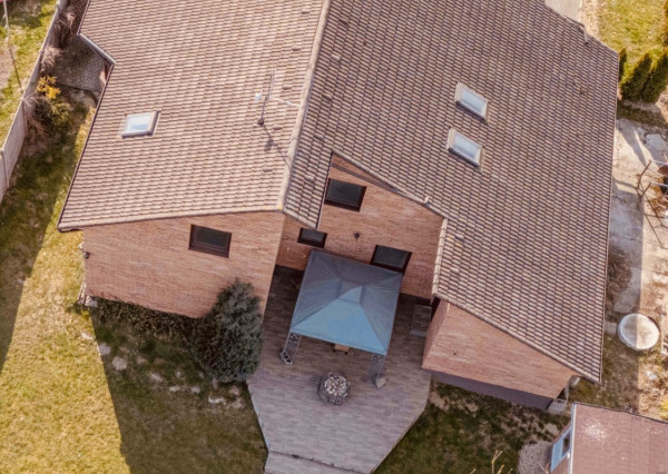 Na predaj priestranný, zariadený rodinný dom v Cerovej