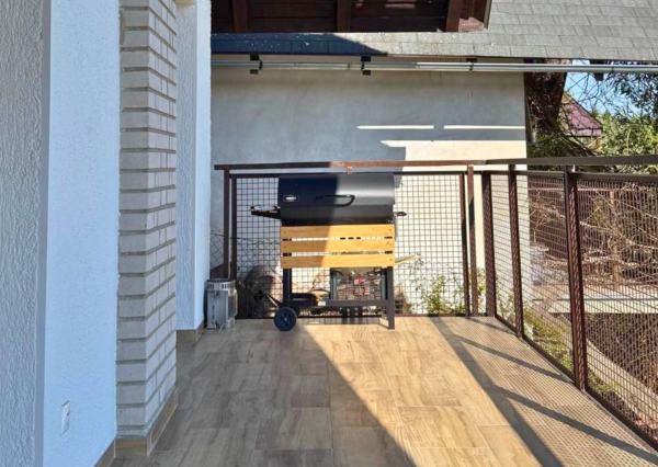 Na predaj chata s panoramatickým výhľadom na Bratislavu