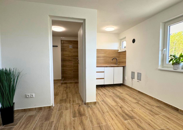 Na predaj chata s panoramatickým výhľadom na Bratislavu