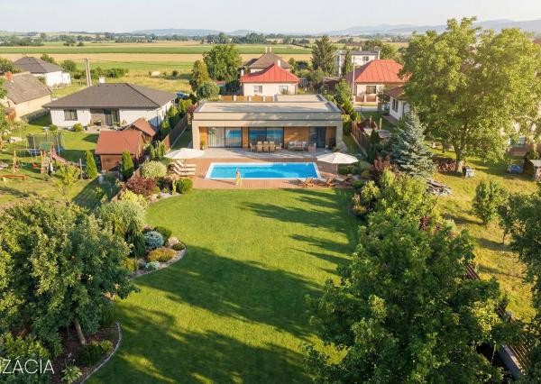 Na predaj veľkorysý stavebný pozemok v obci Gomboš