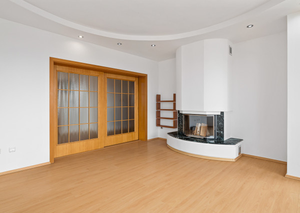 Na prenájom priestranný 5-izbový mezonet v Starom Meste