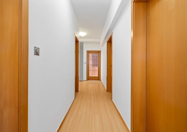 Na prenájom priestranný 5-izbový mezonet v Starom Meste