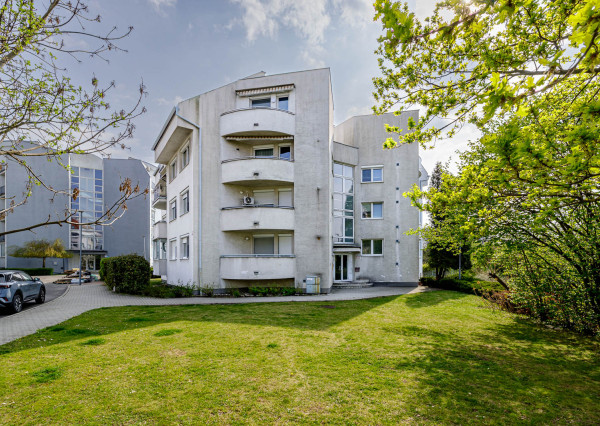 Na predaj luxusný mezonet s terasou a garážou v Starom meste