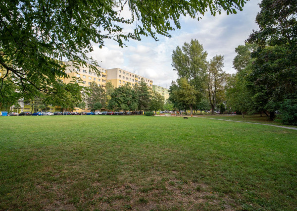 Na prenájom vkusný 2-izbový byt v príjemnej časti Dúbravky