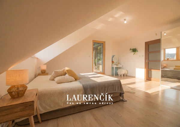 NA PREDAJ | RODINNÝ DOM S VÝHĽADOM NA VRŠATEC - ILAVA, KLOBUŠICE