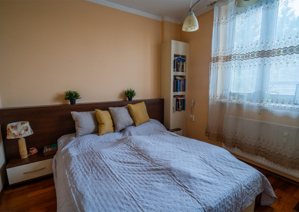 Na predaj čiastočne zariadený 3-izbový byt vo Vrakuni