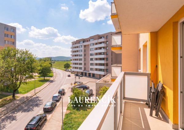 NA PREDAJ | PRIESTRANNÝ  3 -IZBOVÝ BYT NA SIHOTI V TRENČÍNE