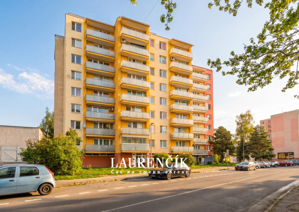 NA PREDAJ | PRIESTRANNÝ  3 -IZBOVÝ BYT NA SIHOTI V TRENČÍNE