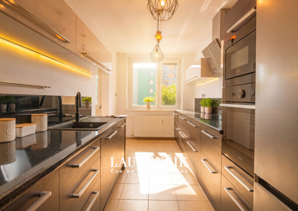 NA PREDAJ | PRIESTRANNÝ  3 -IZBOVÝ BYT NA SIHOTI V TRENČÍNE