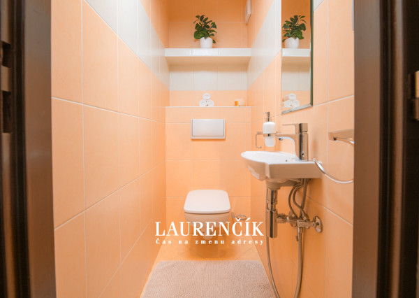 NA PREDAJ | PRIESTRANNÝ  3 -IZBOVÝ BYT NA SIHOTI V TRENČÍNE