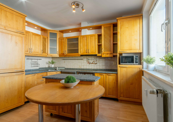 Na predaj veľkorysý 2-izbový byt v Poprade