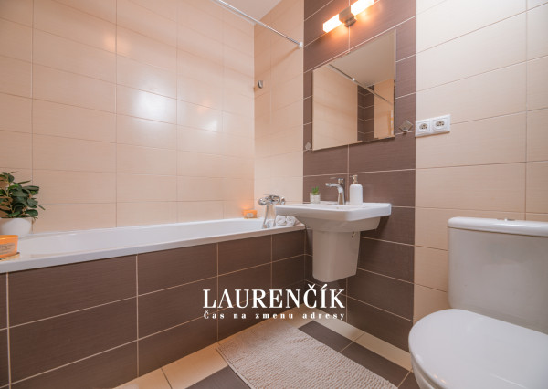 NA PRENÁJOM | 2- IZBOVÝ BYT S PARKOVACÍM MIESTOM, VILLA PARK - TRENČÍN