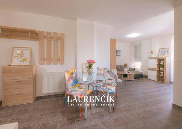 NA PRENÁJOM | 2- IZBOVÝ BYT S PARKOVACÍM MIESTOM, VILLA PARK - TRENČÍN