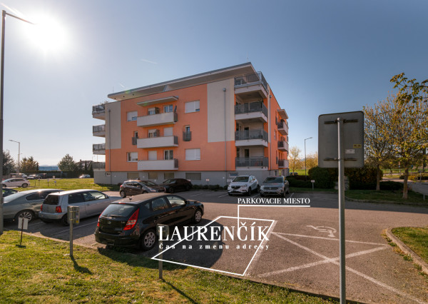 NA PRENÁJOM | 2- IZBOVÝ BYT S PARKOVACÍM MIESTOM, VILLA PARK - TRENČÍN