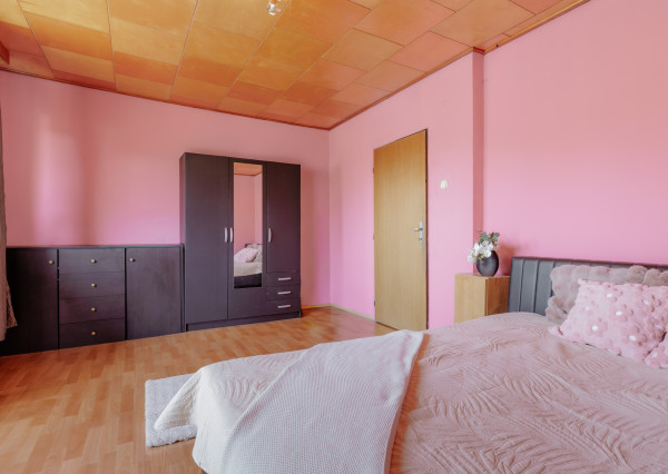 Na predaj priestranný 6-izbový rodinný dom v Oščadnici