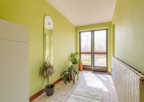 Na predaj priestranný 6-izbový rodinný dom v Oščadnici