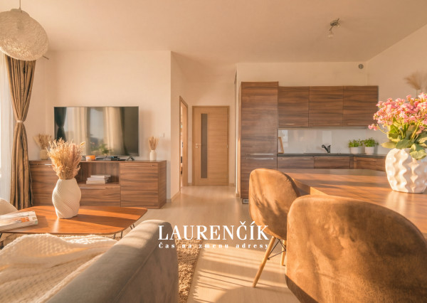 NA PREDAJ | 2 - IZBOVÝ BYT V NOVOSTAVBE S PARKOVACÍM MIESTOM, TRENČIANSKE STANKOVCE