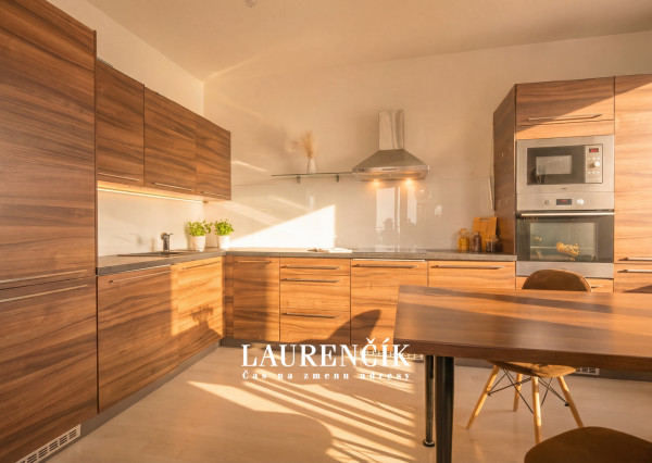 NA PREDAJ | 2 - IZBOVÝ BYT V NOVOSTAVBE S PARKOVACÍM MIESTOM, TRENČIANSKE STANKOVCE