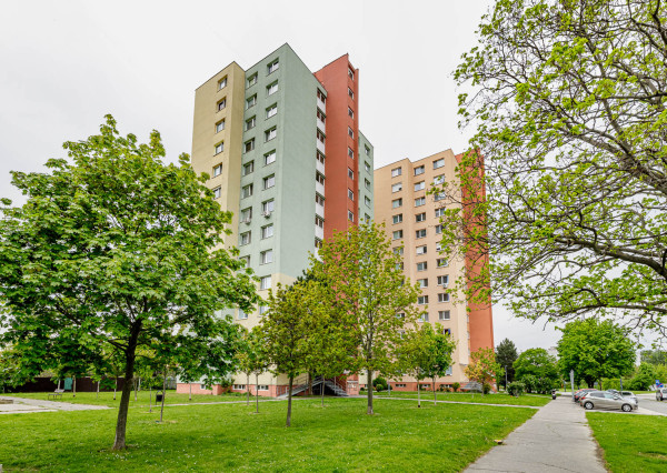 Na predaj kompletne zariadený 3-izbový byt v Podunajských Biskupiciach