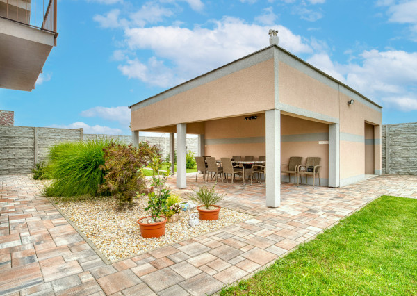 Na predaj rodinný dom s investičným potenciálom v Kostolišti