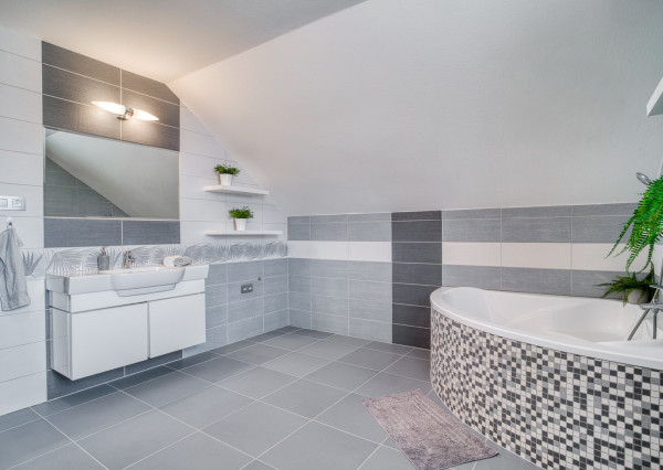 Na predaj rodinný dom s investičným potenciálom v Kostolišti