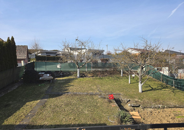 3 izb. byt. jednotka v RD, kompletná rekonštrukcia, 87 m², garáž, pivnica, skladové priestory s pozemkom 333 m2